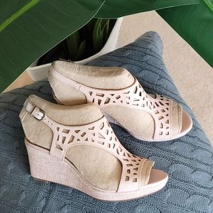 Clarks - Size 10W - Wedge Nude Sandal